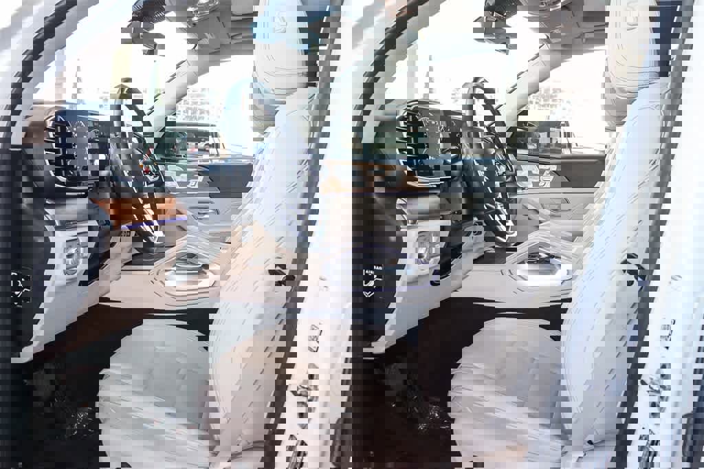 Used 2022 Mercedes-Benz GLE 350 4MATIC w/ Premium Package image 17