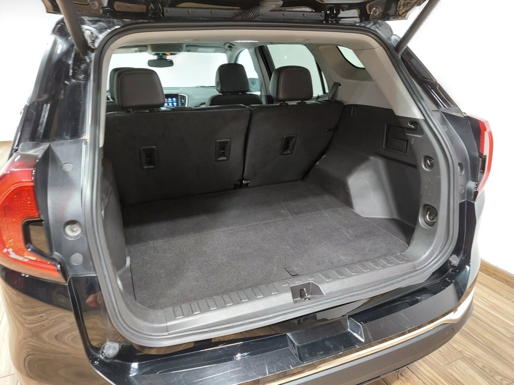 Used 2024 GMC Terrain SLT image 39
