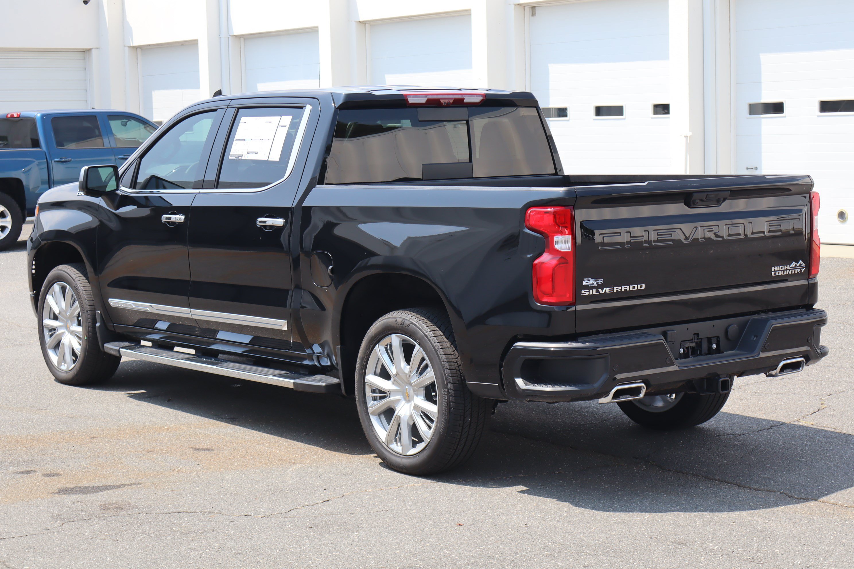 New 2026 Chevrolet Silverado 1500 High Country w/ High Country Premium Package AWD/4WD image 7