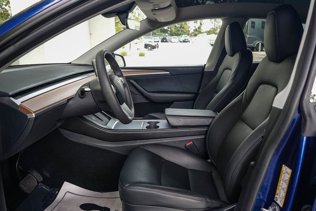 Used 2023 Tesla Model Y Long Range image 17