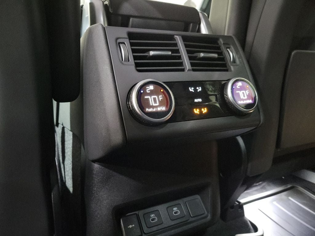 New 2026 Land Rover Discovery Limited Edition AWD/4WD image 23