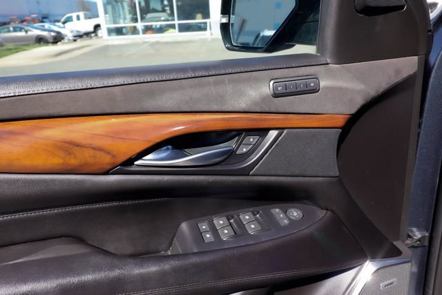 Used 2019 Cadillac Escalade Luxury image 37