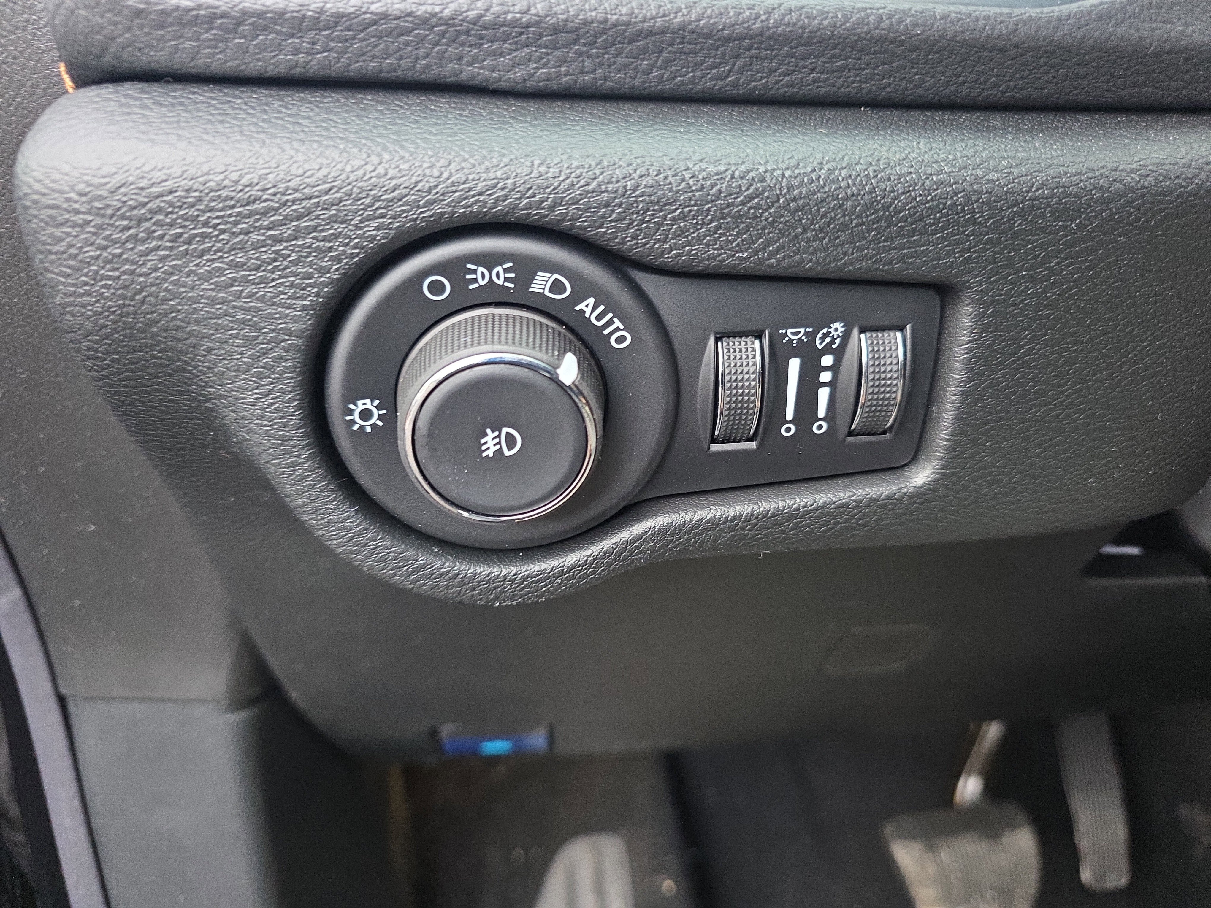 New 2026 Chrysler Pacifica Pinnacle image 12