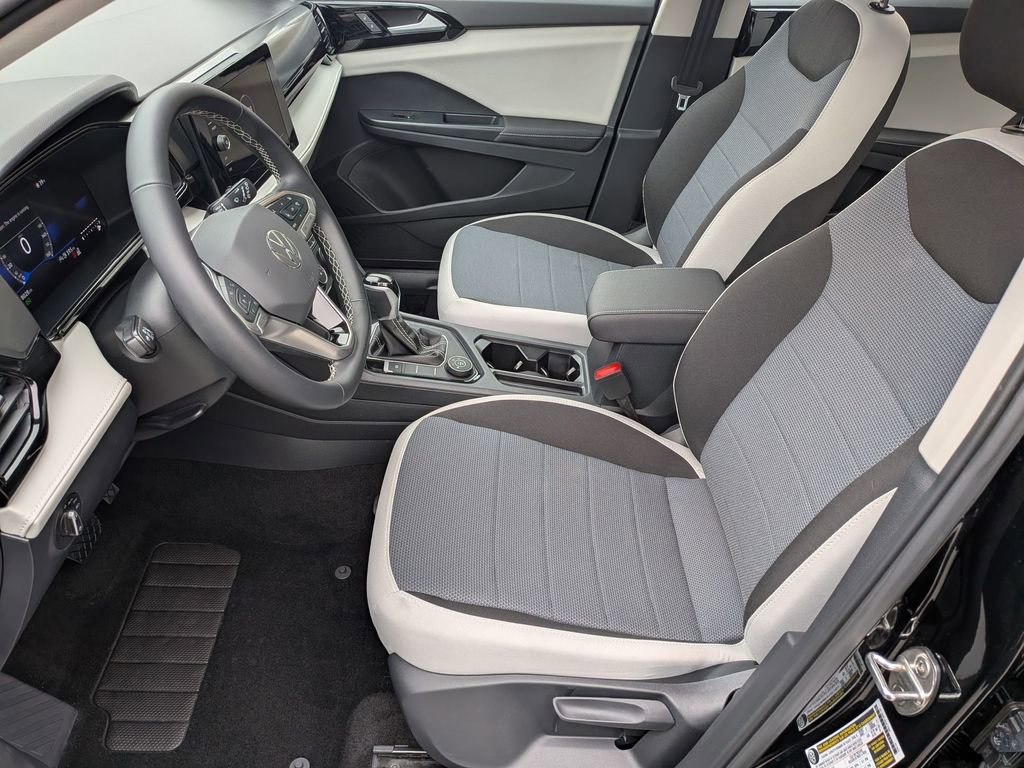 Used 2025 Volkswagen Taos S image 11