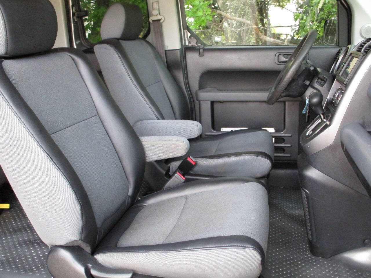 Used 2005 Honda Element EX image 12