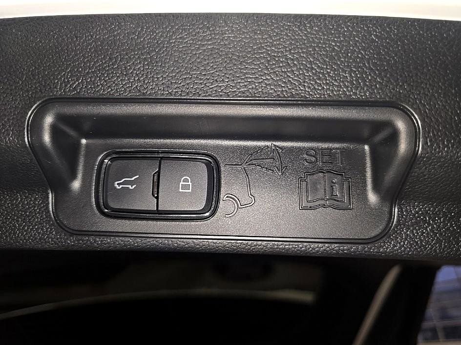 Used 2023 Ford Explorer ST-Line image 28