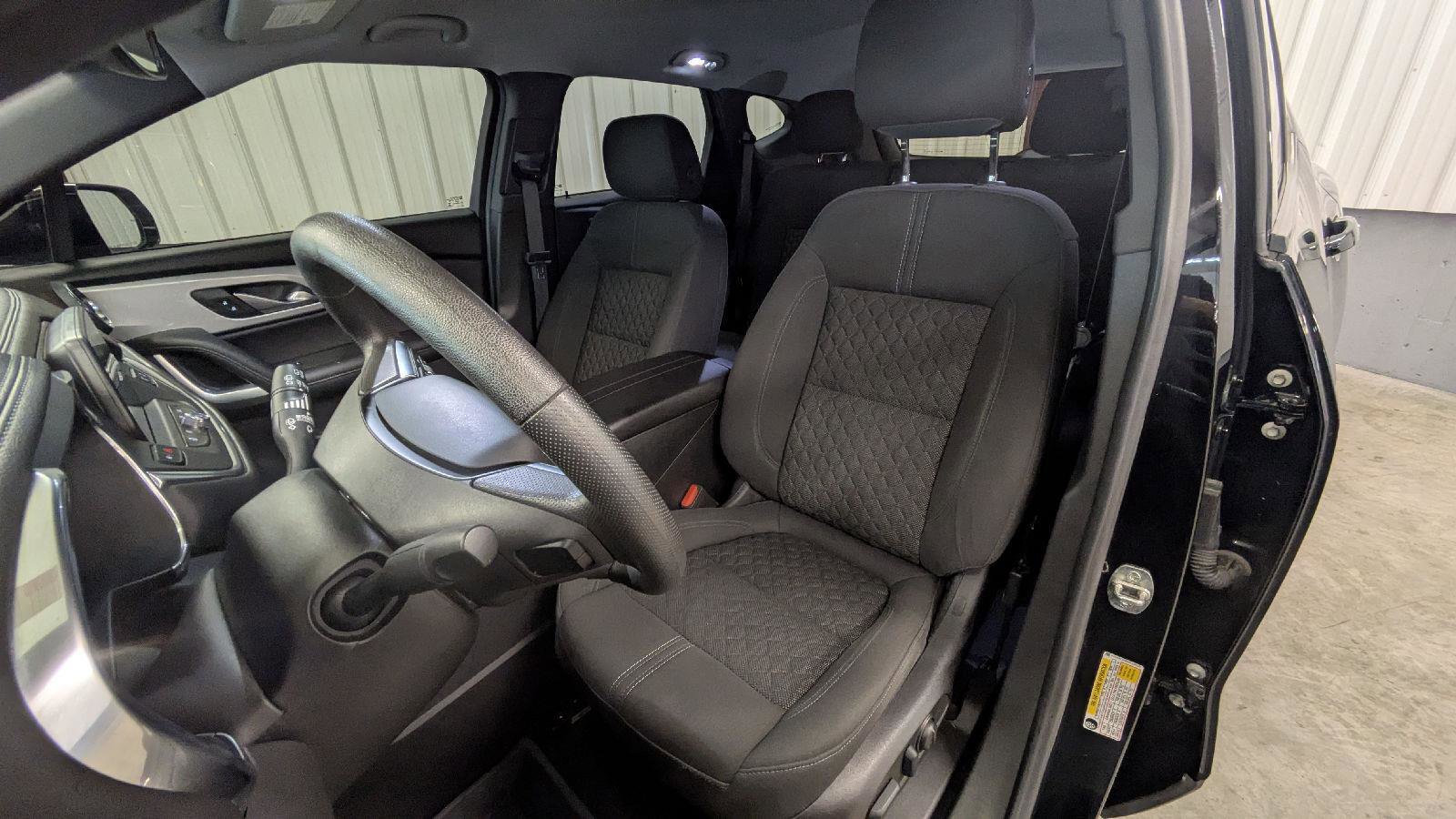 Used 2022 Chevrolet Blazer LT FWD image 3