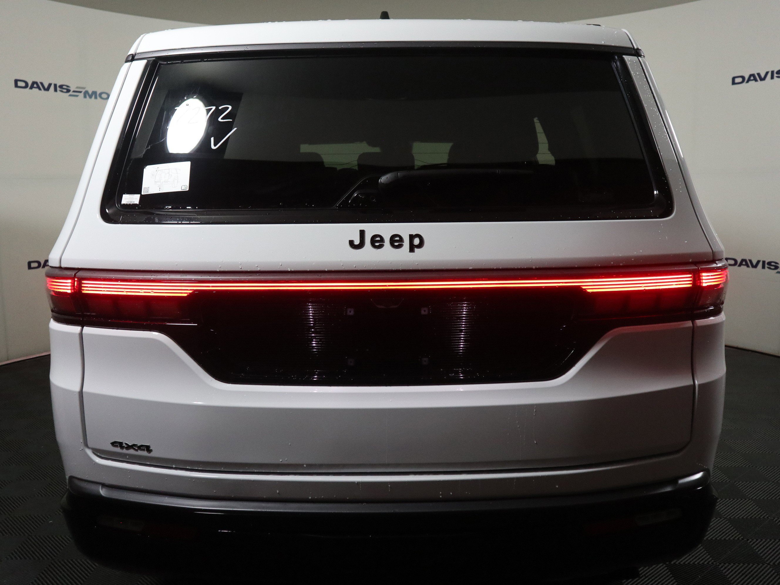 New 2026 Jeep Grand Wagoneer Summit image 7
