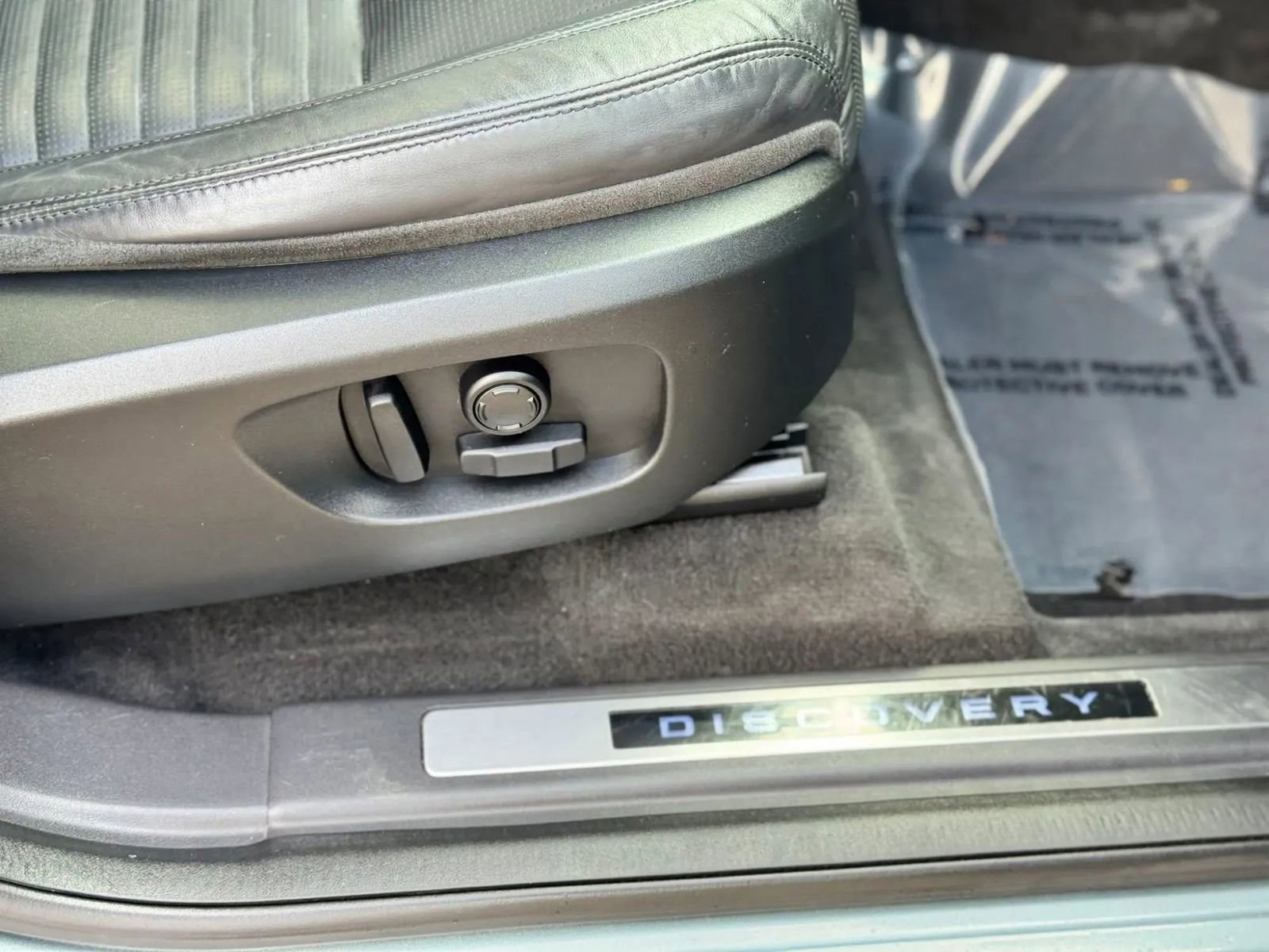 Used 2016 Land Rover Discovery Sport HSE Luxury image 25