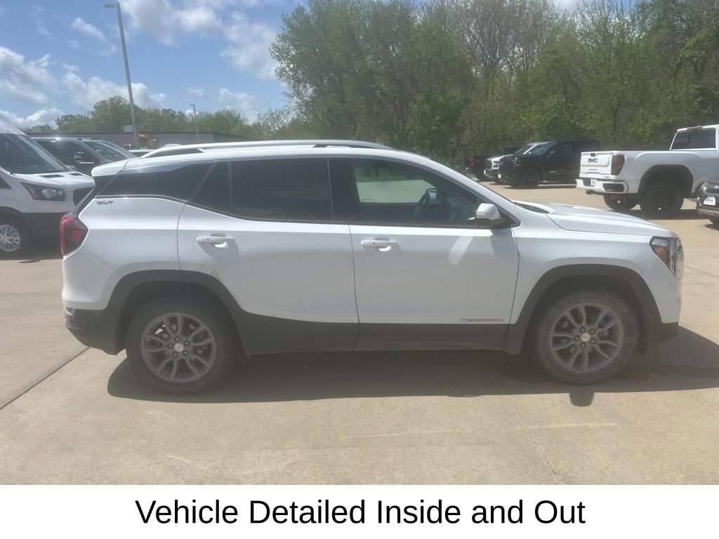 Used 2022 GMC Terrain SLT w/ Tech Package AWD/4WD image 7