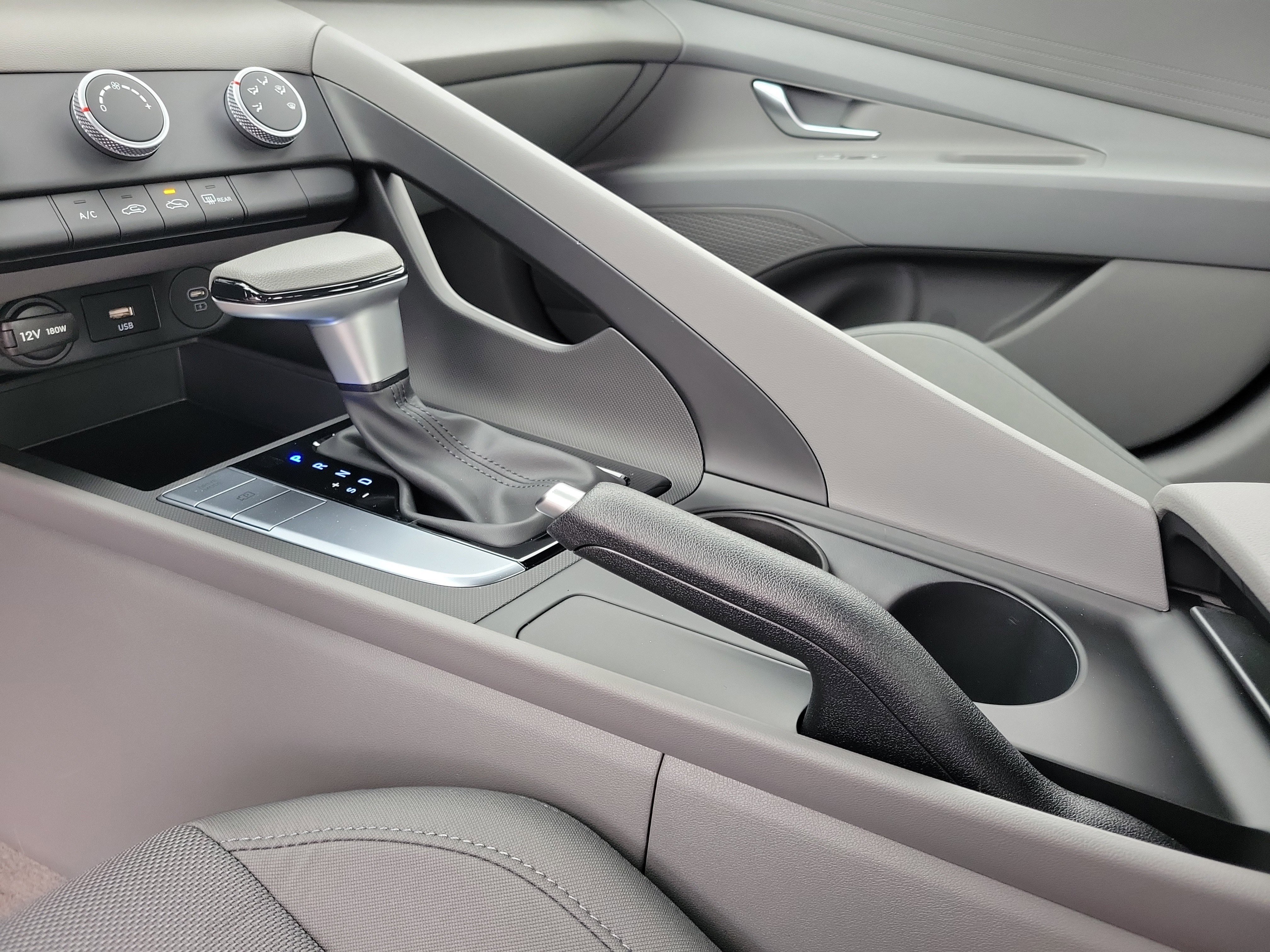 New 2026 Hyundai Elantra SE image 12