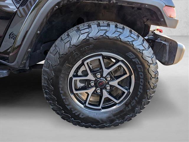 Certified 2021 Jeep Gladiator Willys image 23