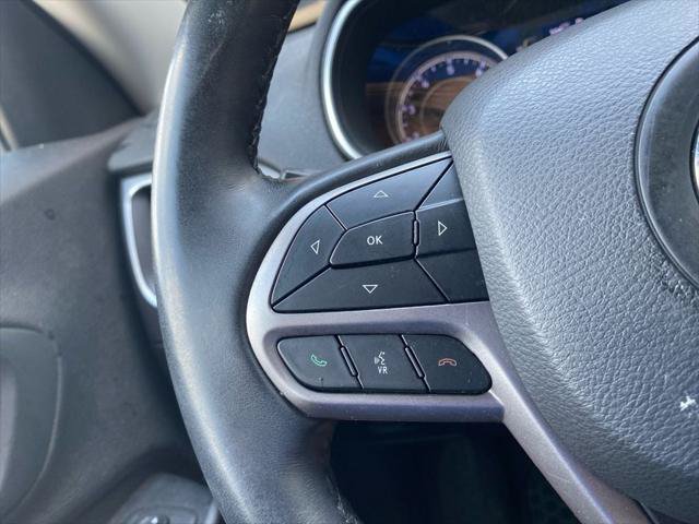 Certified 2020 Jeep Cherokee Latitude Plus w/ Cold Weather Group AWD/4WD image 33