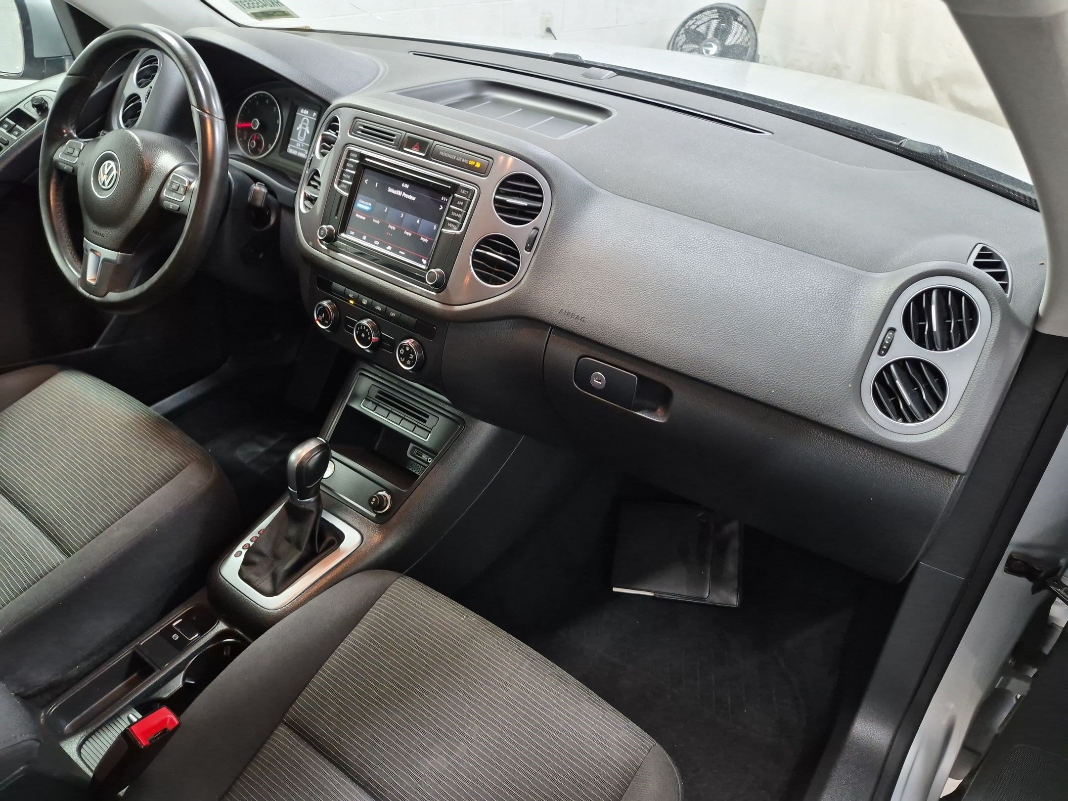 Used 2017 Volkswagen Tiguan Limited w/ Premium Package AWD/4WD image 34