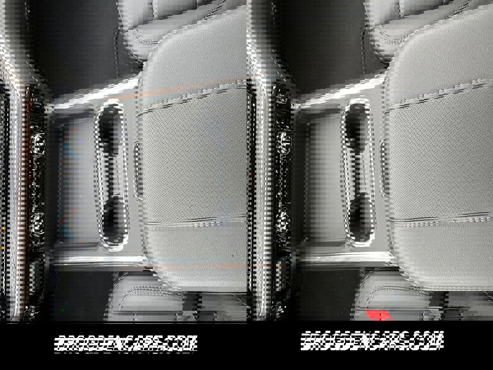 New 2026 GMC Sierra 3500 SLT w/ SLT Convenience Package image 10