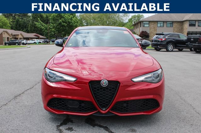 Used 2022 Alfa Romeo Giulia Veloce AWD/4WD image 3