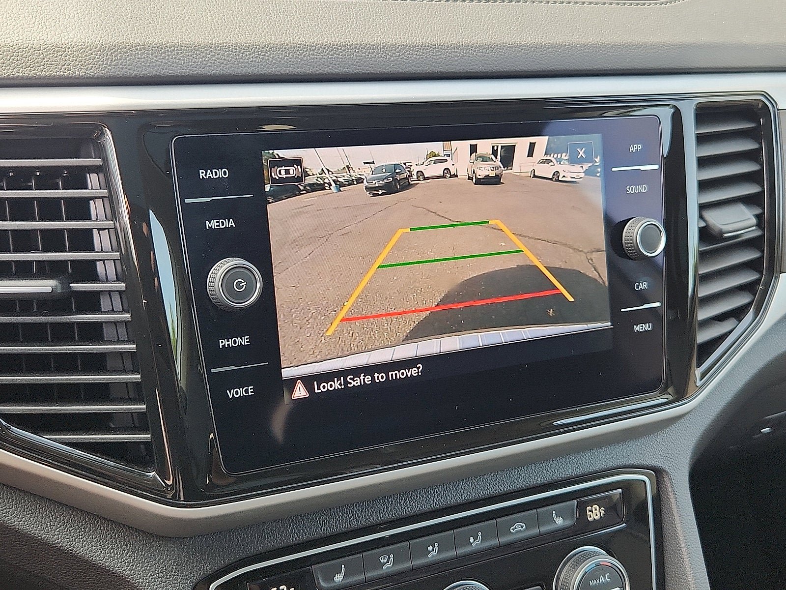 Certified 2023 Volkswagen Atlas SE w/ Panoramic Sunroof Package AWD/4WD image 17