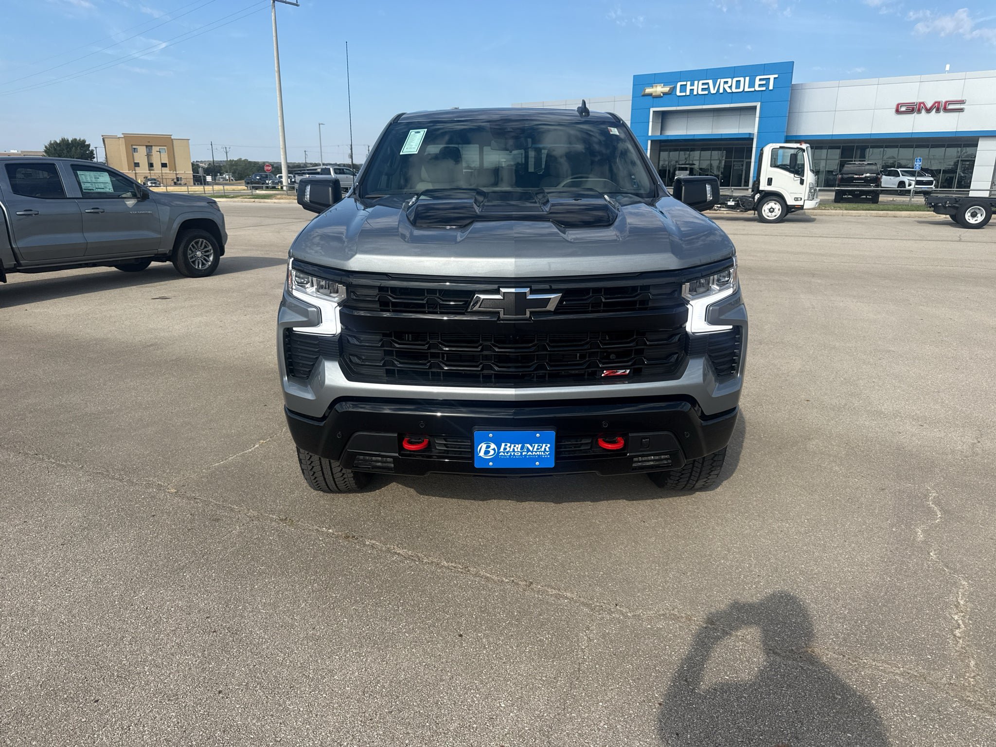 New 2026 Chevrolet Silverado 1500 LT Trail Boss w/ LT Trail Boss Premium Package AWD/4WD image 2