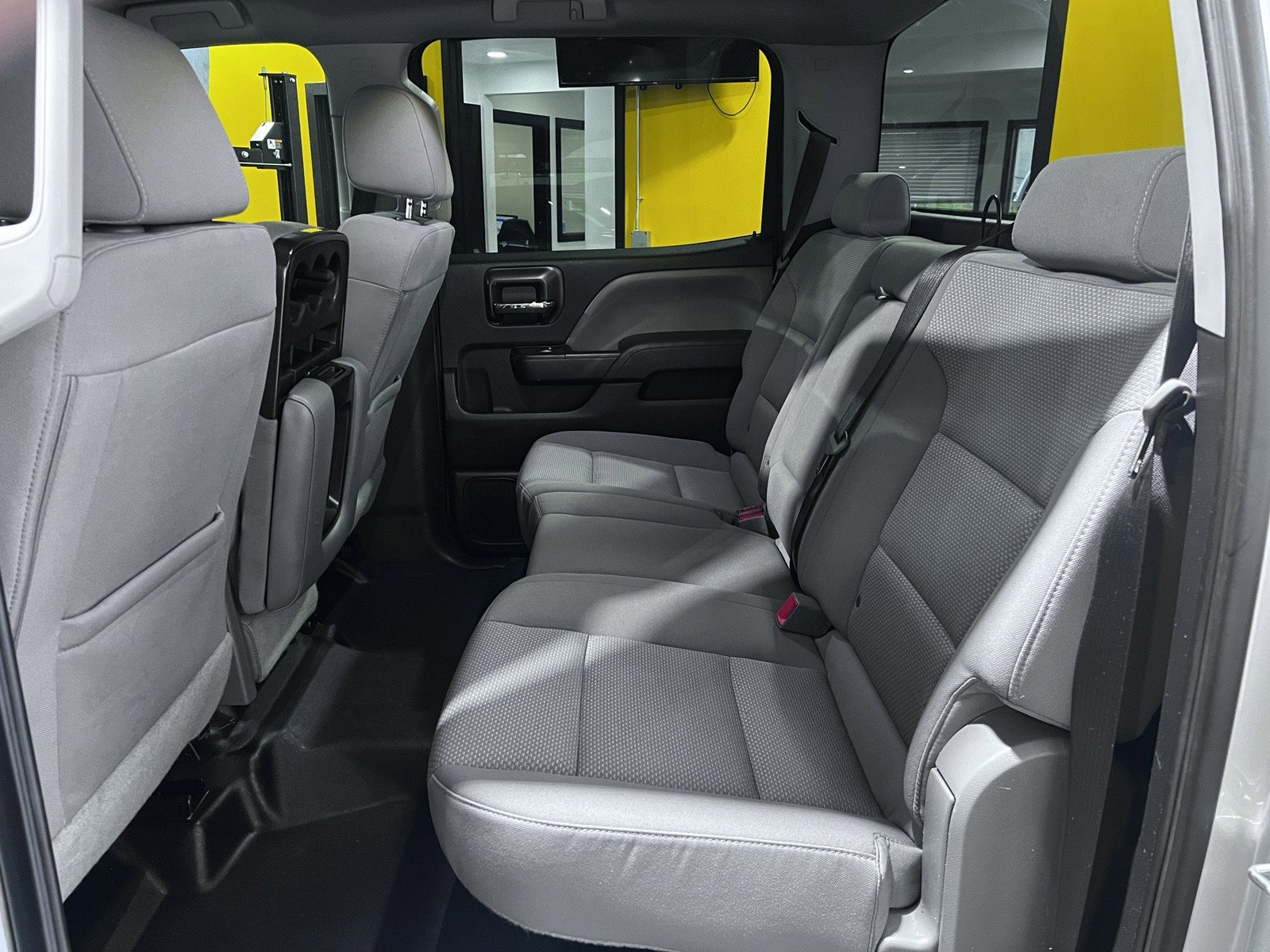 Used 2018 Chevrolet Silverado 1500 Custom w/ Trailering Package image 18