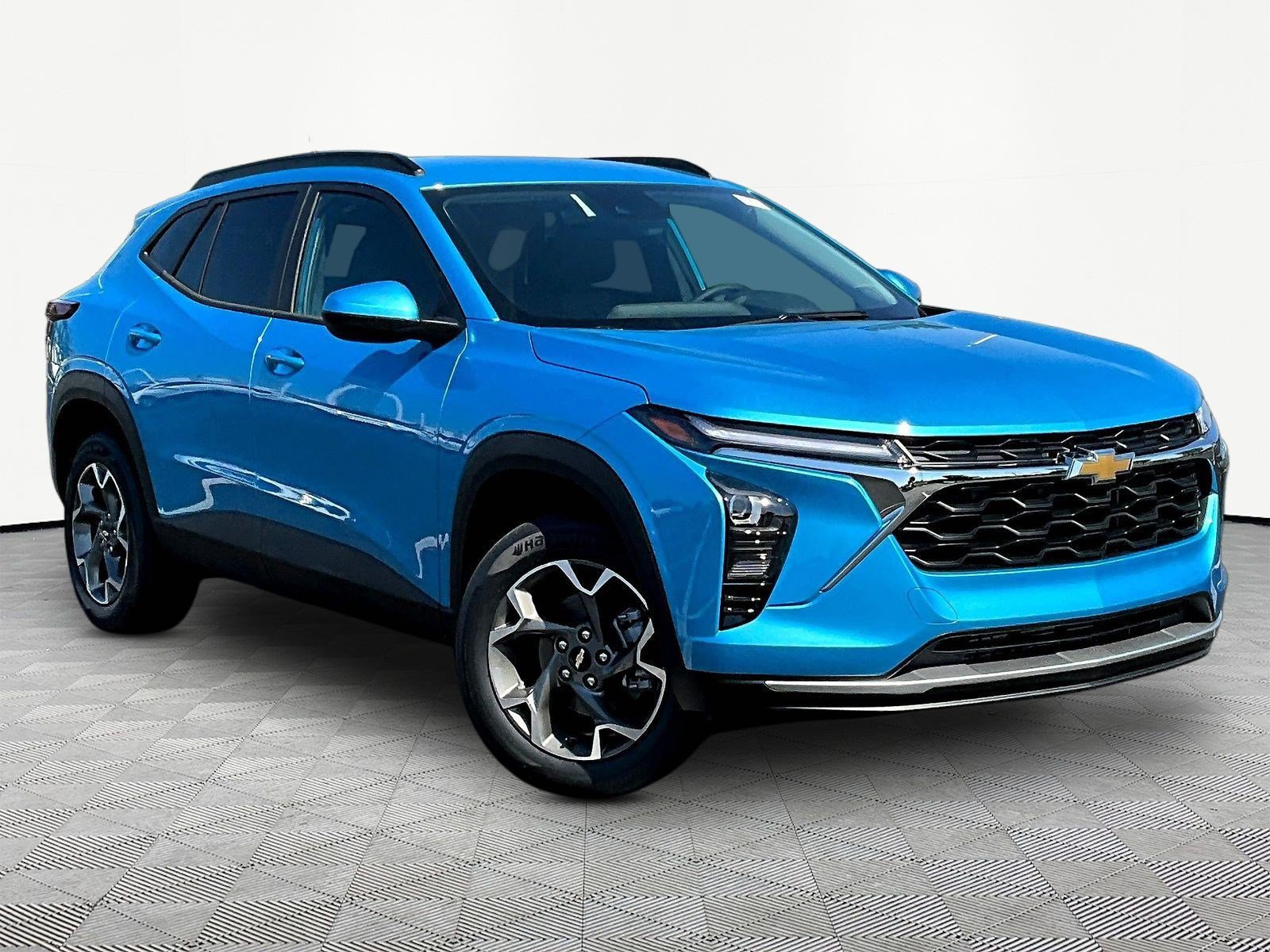 New 2026 Chevrolet Trax LT w/ Driver Confidence Package FWD image 3
