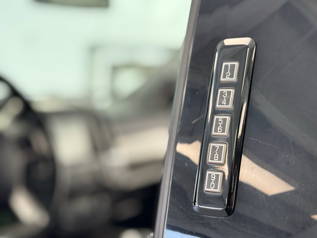 Used 2019 Ford F250 Lariat w/ Chrome Package image 14