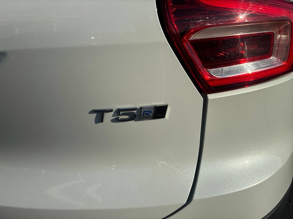 Used 2020 Volvo XC40 T5 R-Design w/ Protection Package AWD/4WD image 5