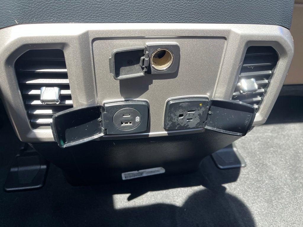 Used 2022 Ford F250 Lariat w/ Tremor Off-Road Package AWD/4WD image 14