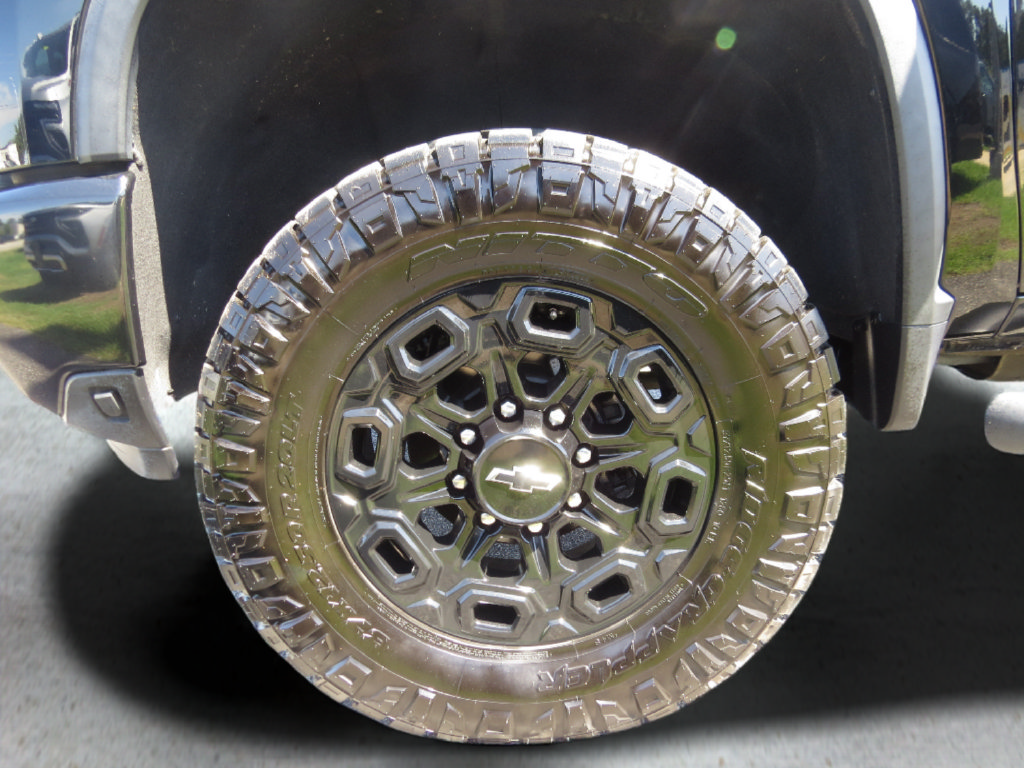Used 2024 Chevrolet Silverado 2500 LTZ w/ LTZ Plus Package AWD/4WD image 12