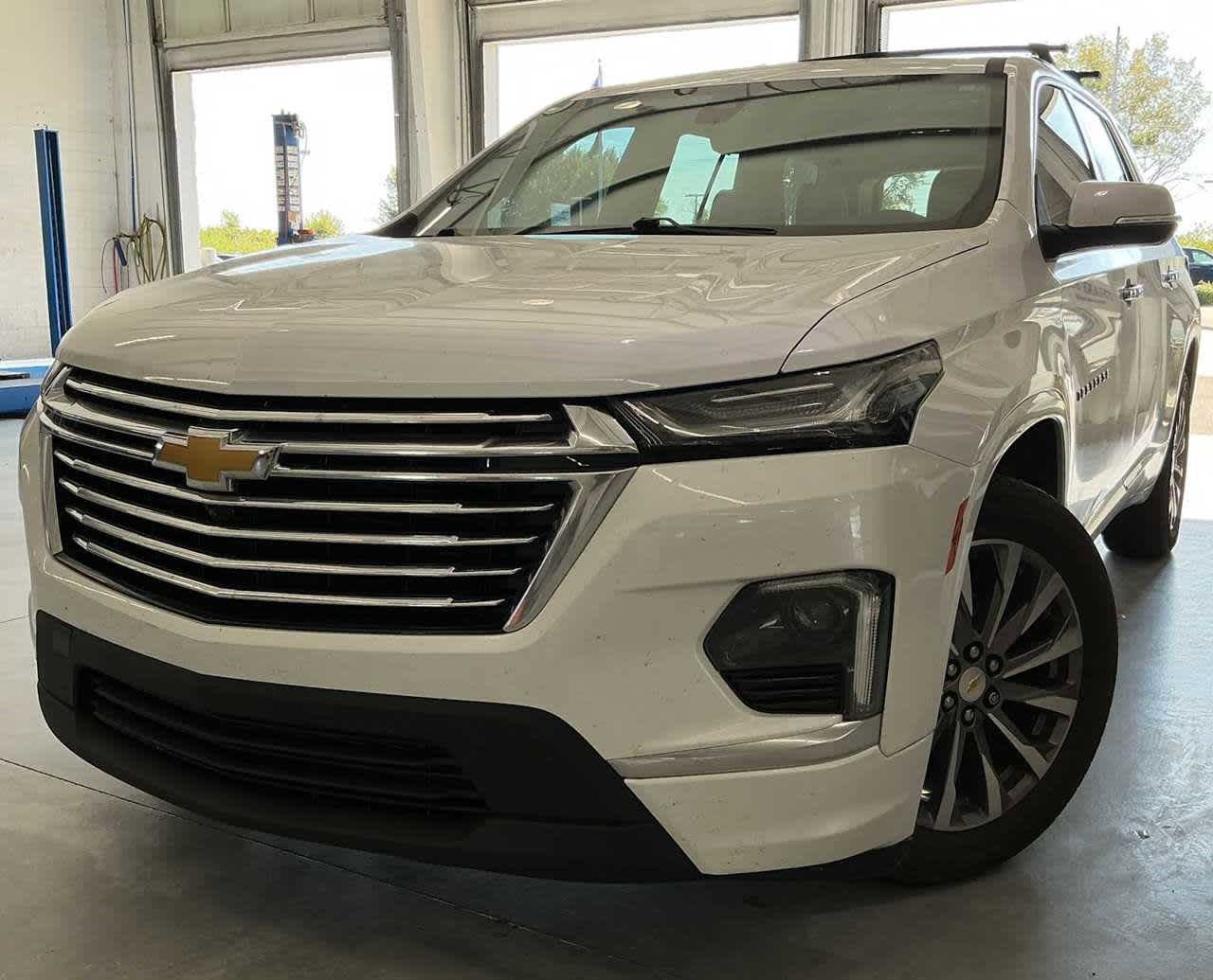 Used 2022 Chevrolet Traverse Premier image 3