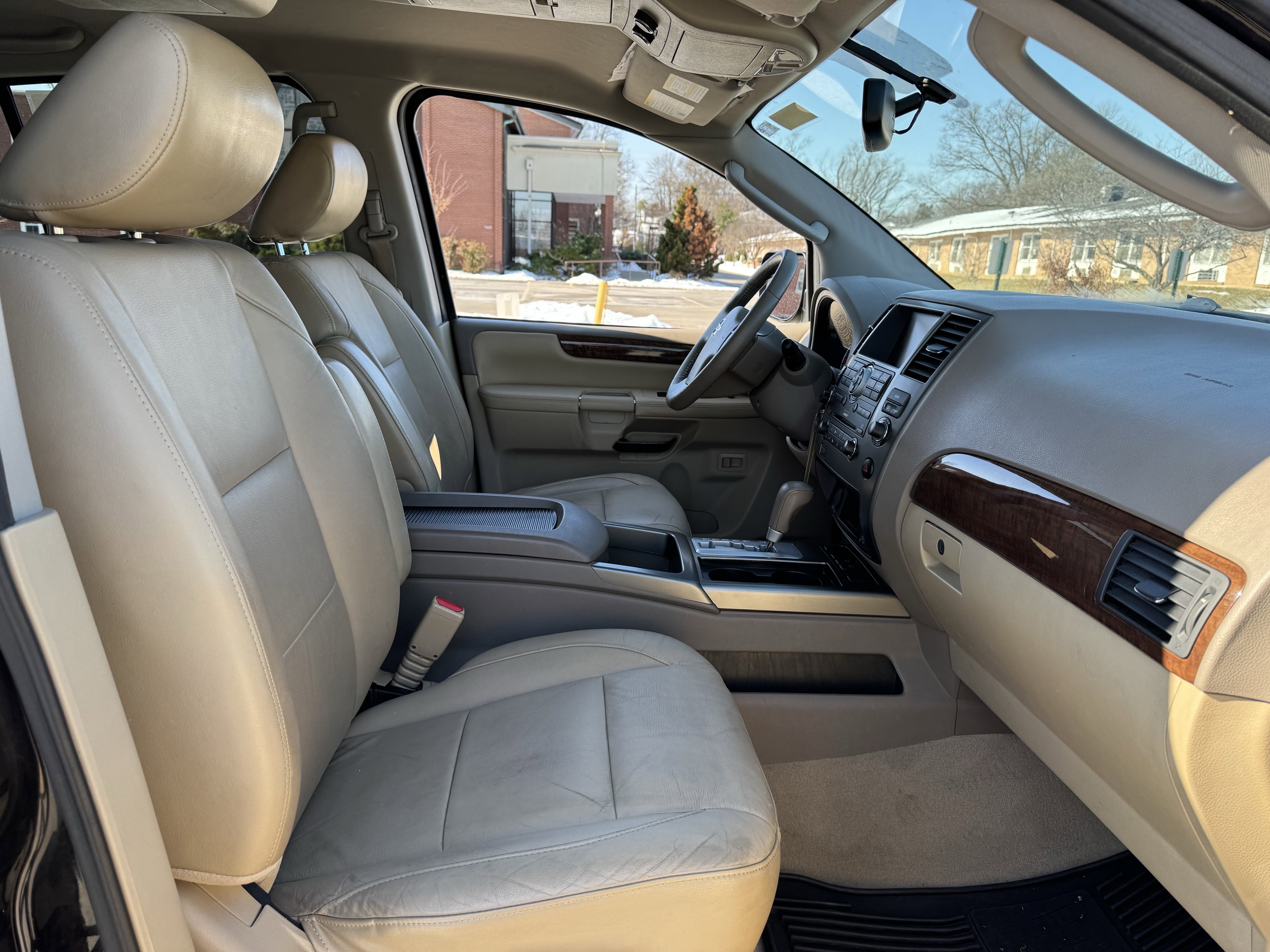 Used 2011 Nissan Armada SL image 37