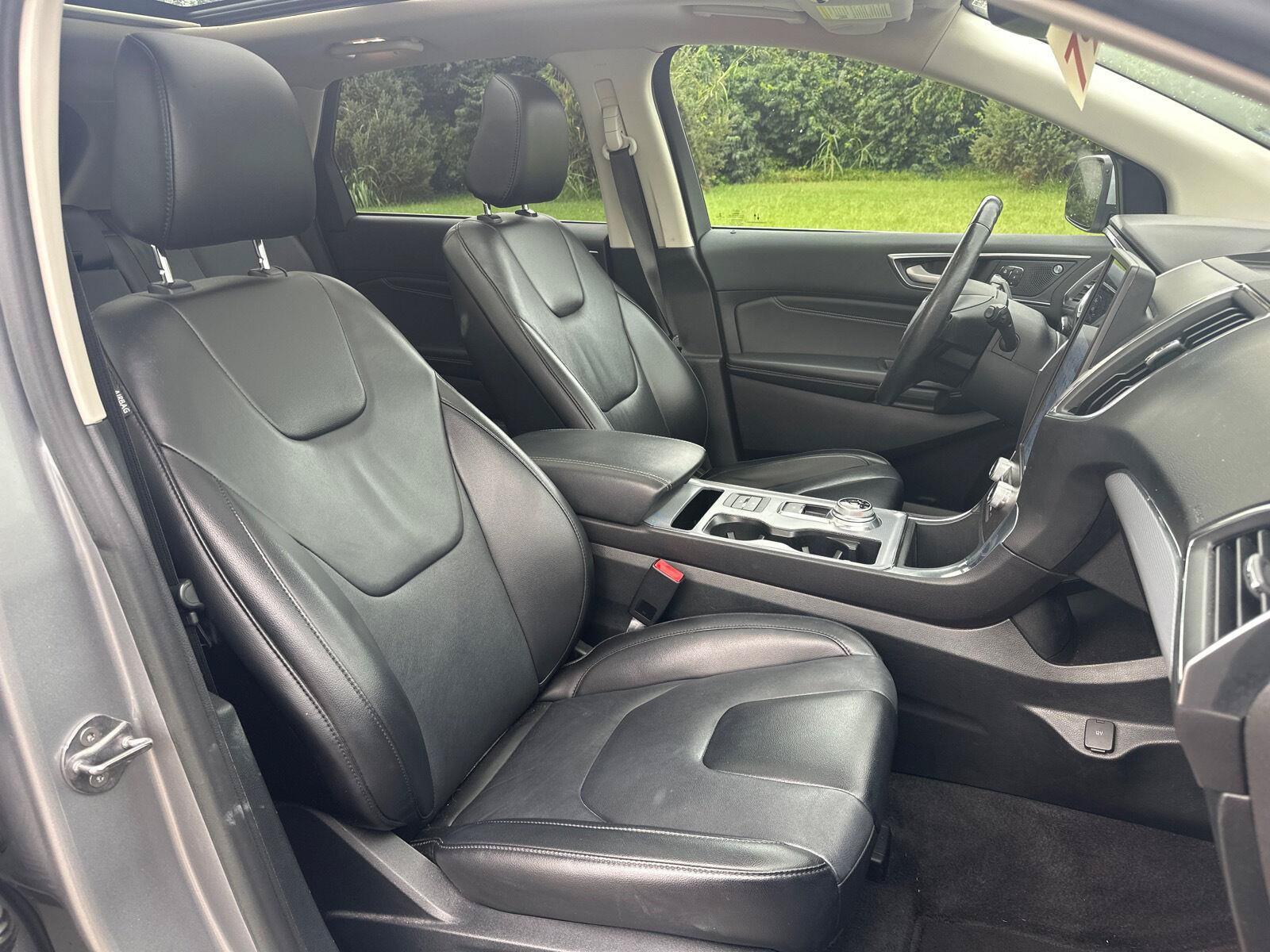 Used 2021 Ford Edge Titanium AWD/4WD image 20