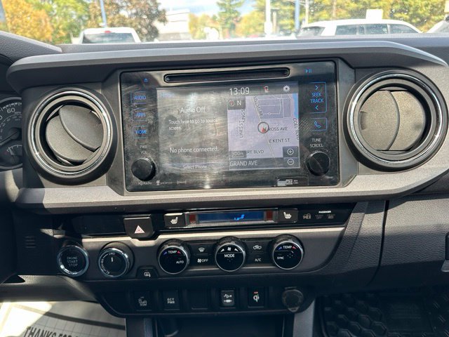 Used 2016 Toyota Tacoma TRD Sport AWD/4WD image 22
