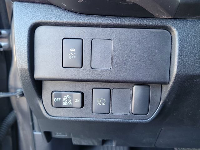Used 2020 Toyota Tacoma SR5 RWD image 23