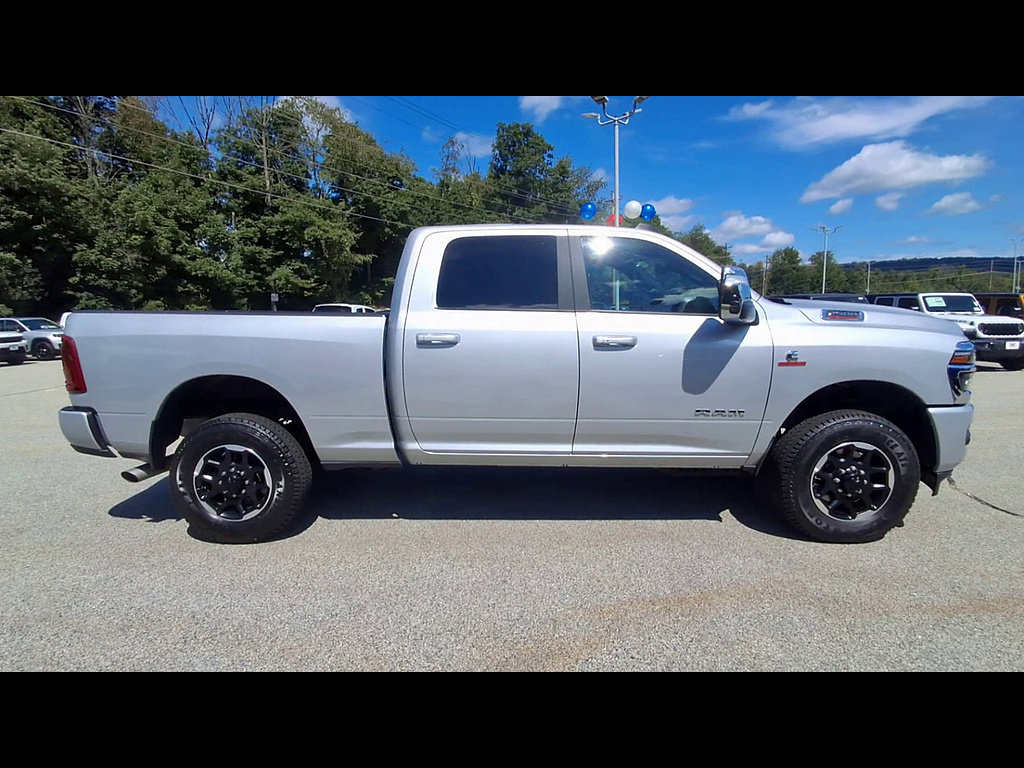 Used 2026 RAM 2500 Laramie AWD/4WD image 9
