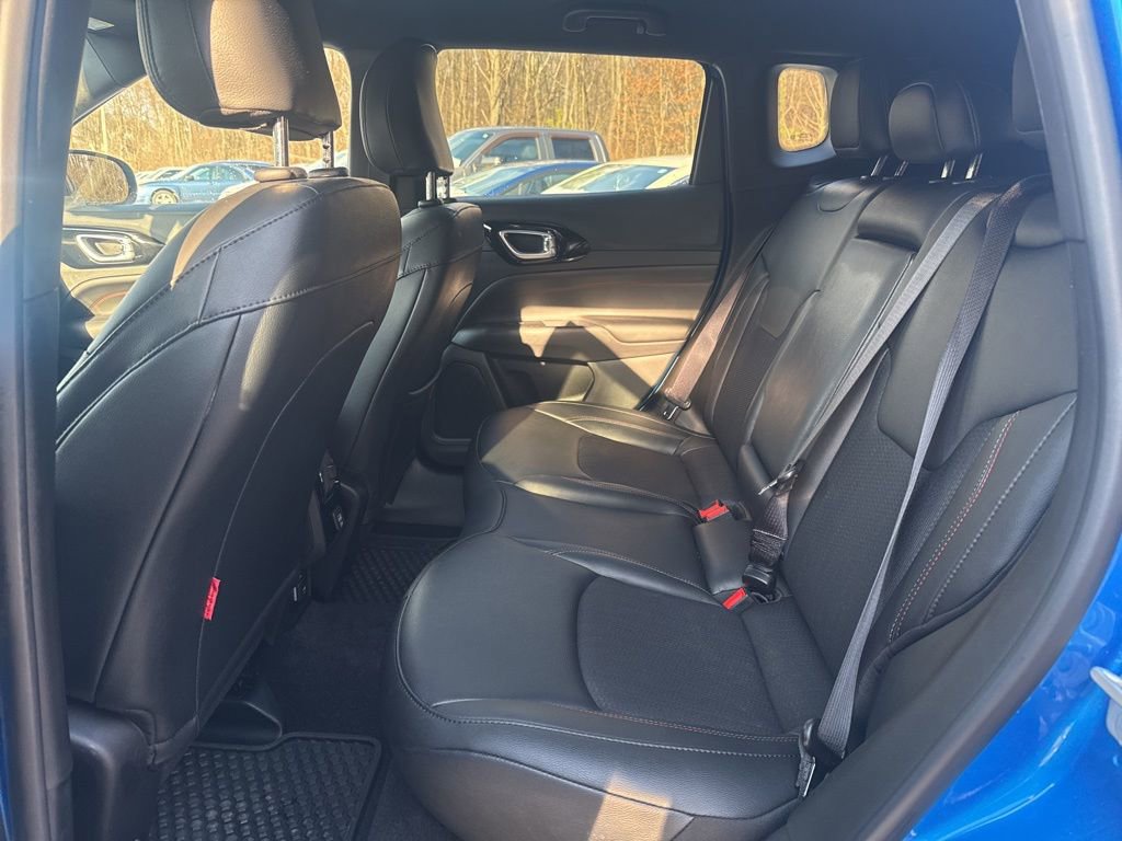 Used 2025 Jeep Compass Trailhawk image 34