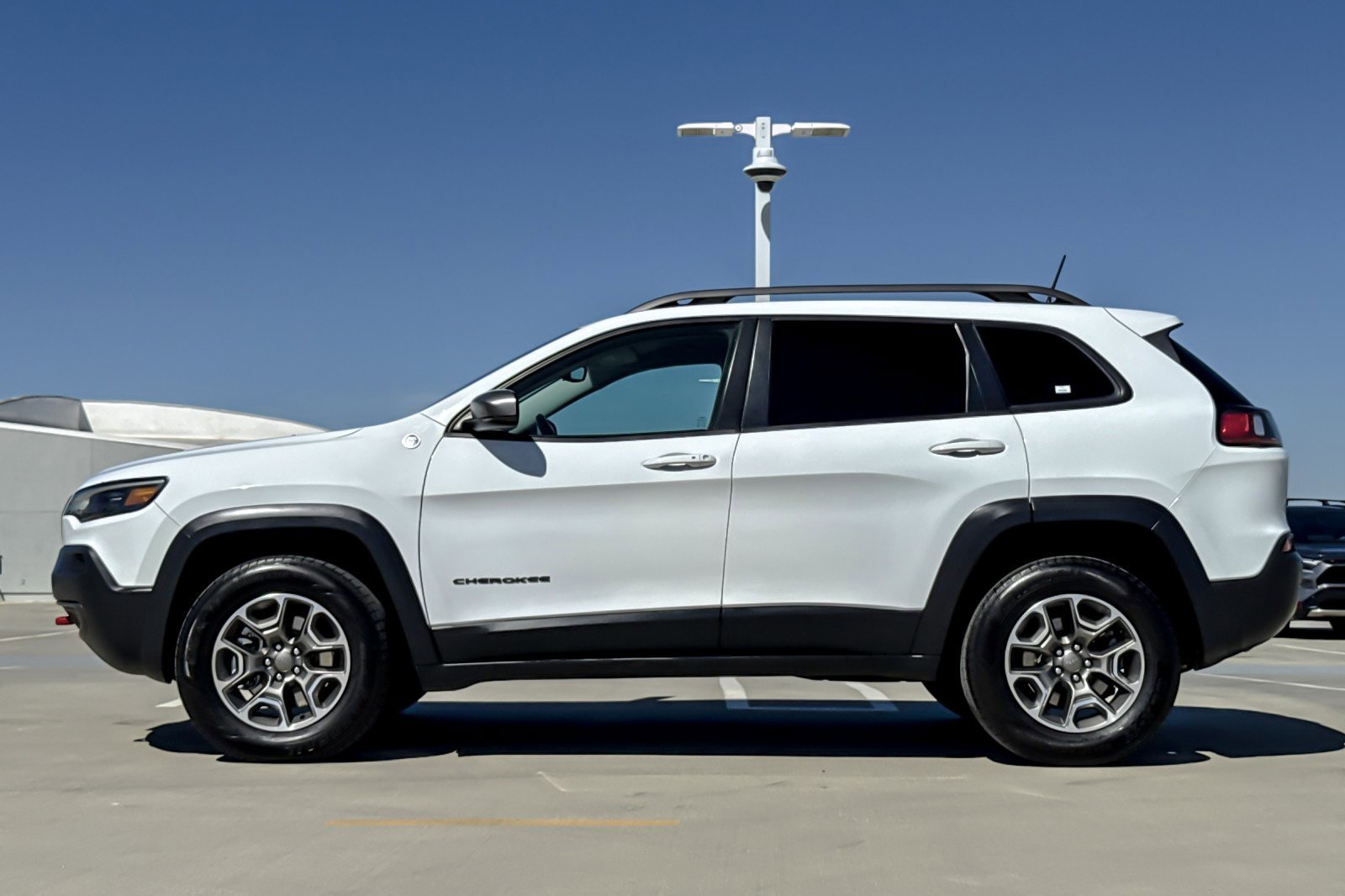 Used 2021 Jeep Cherokee Trailhawk video 2