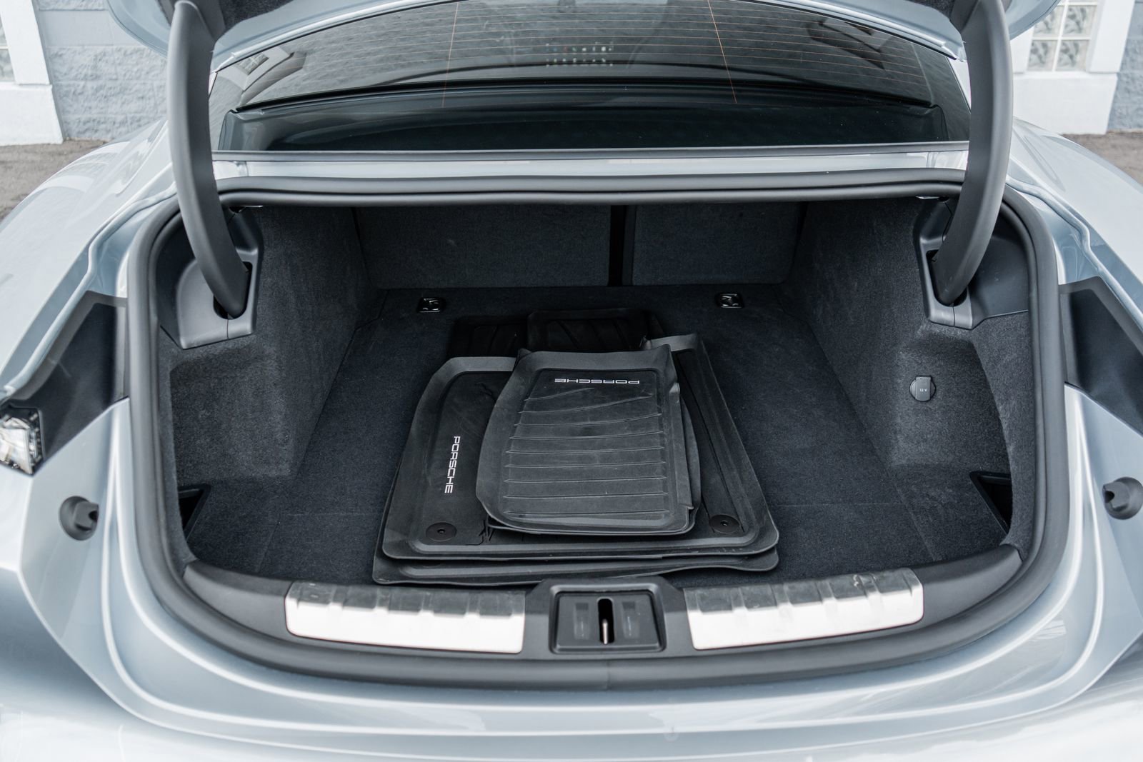 Used 2025 Porsche Taycan image 49