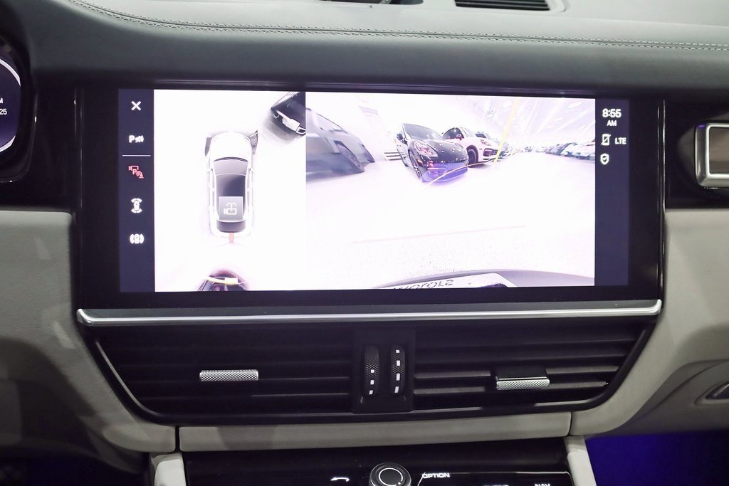 Used 2023 Porsche Cayenne Platinum Edition image 19