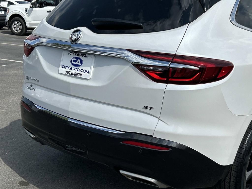 Used 2020 Buick Enclave Essence w/ Sport Touring Edition image 11