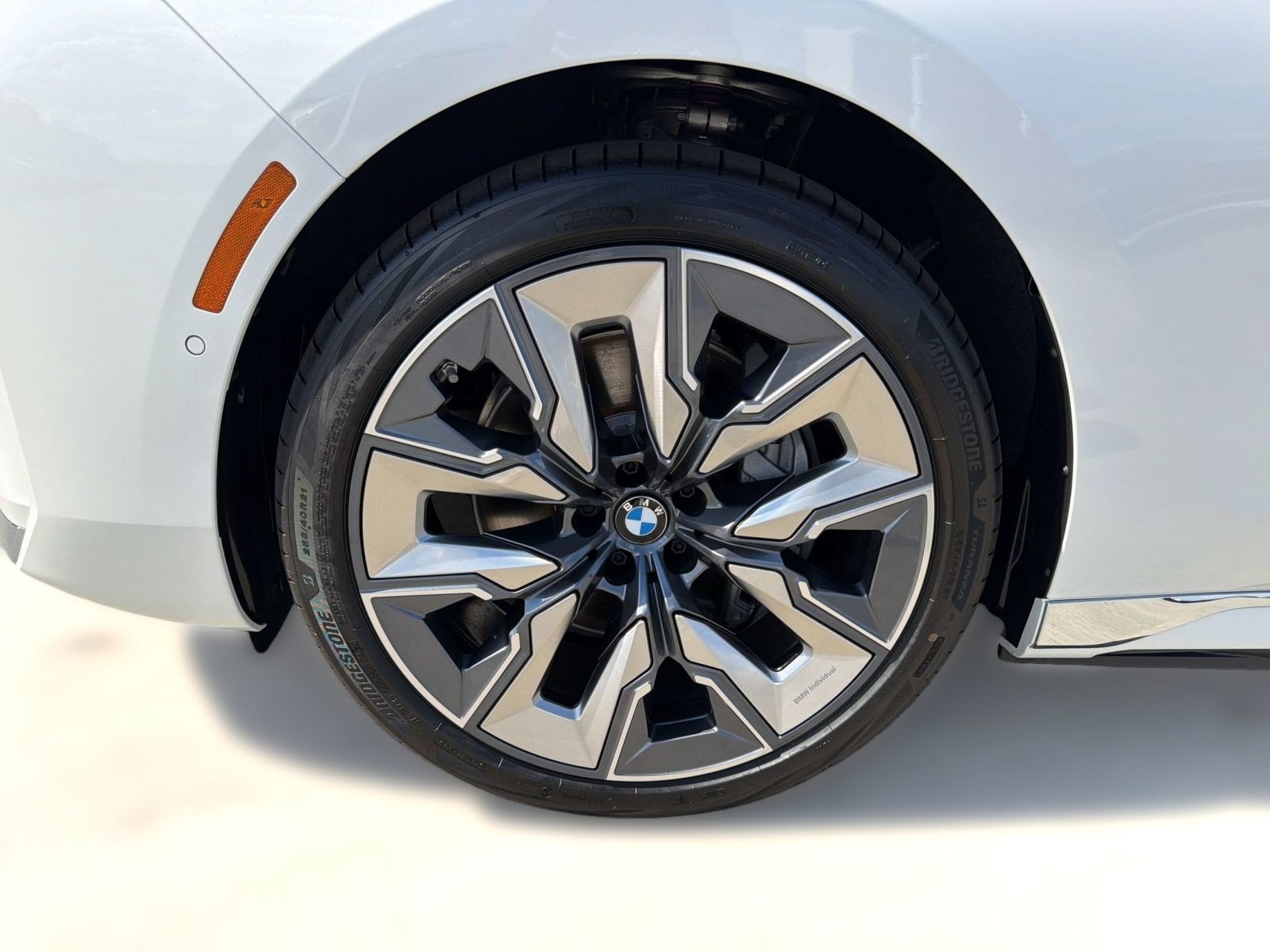 New 2026 BMW i7 xDrive60 AWD/4WD image 13