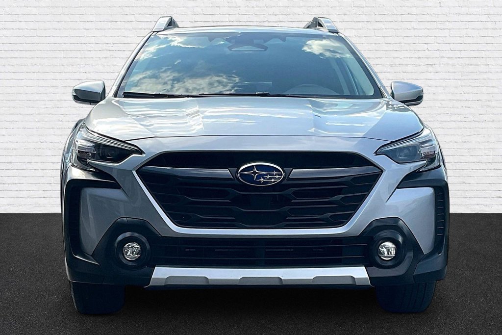 Used 2024 Subaru Outback Touring XT AWD/4WD image 2