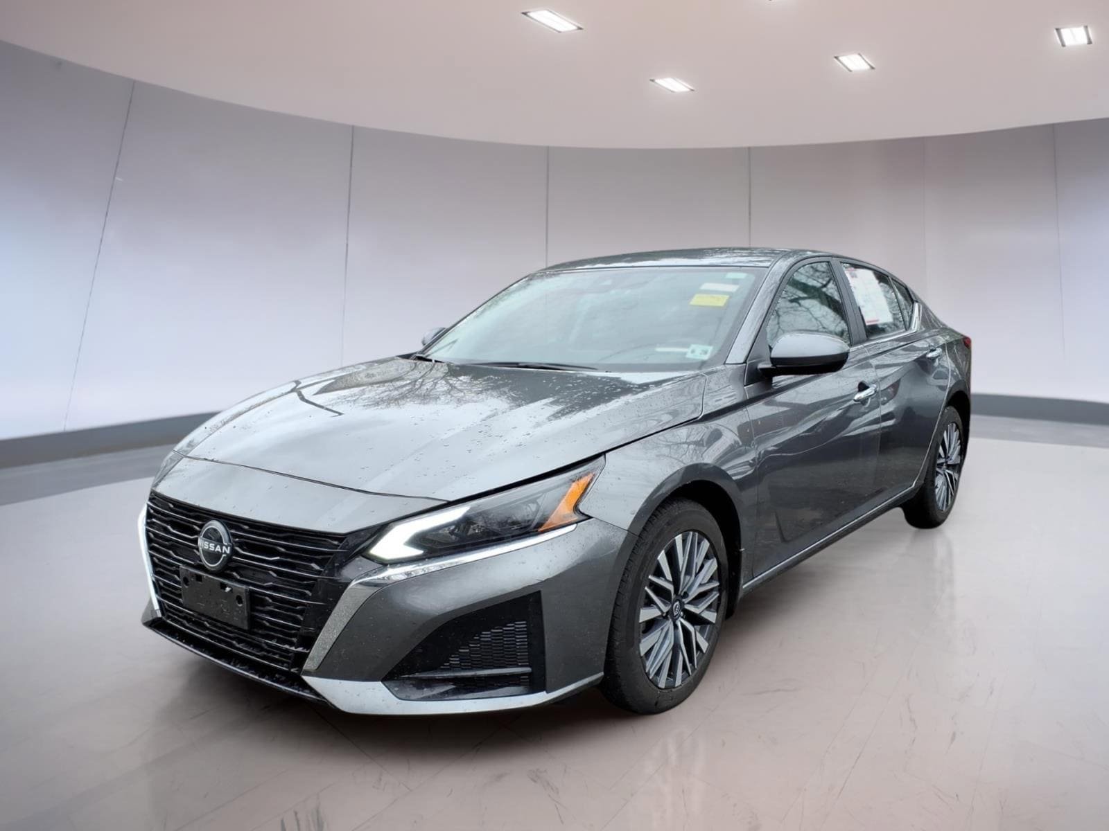 Used 2023 Nissan Altima 2.5 SV AWD/4WD image 2