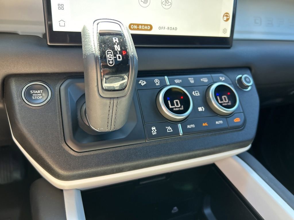Used 2025 Land Rover Defender 110 S image 34