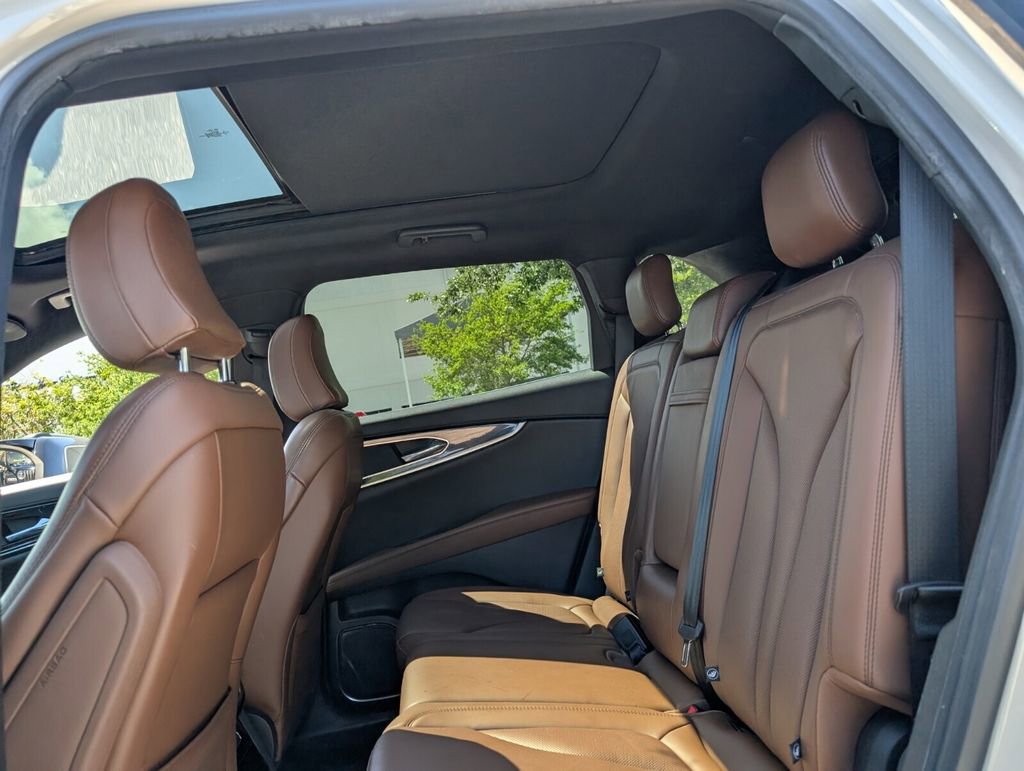 Used 2022 Lincoln Nautilus Reserve image 13