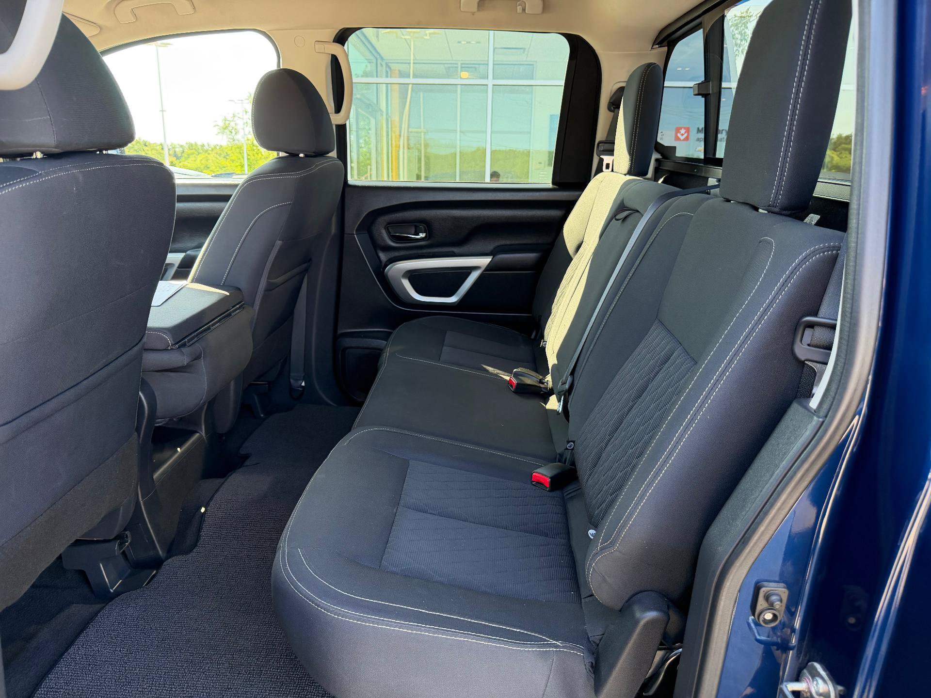 Used 2019 Nissan Titan SV AWD/4WD image 17