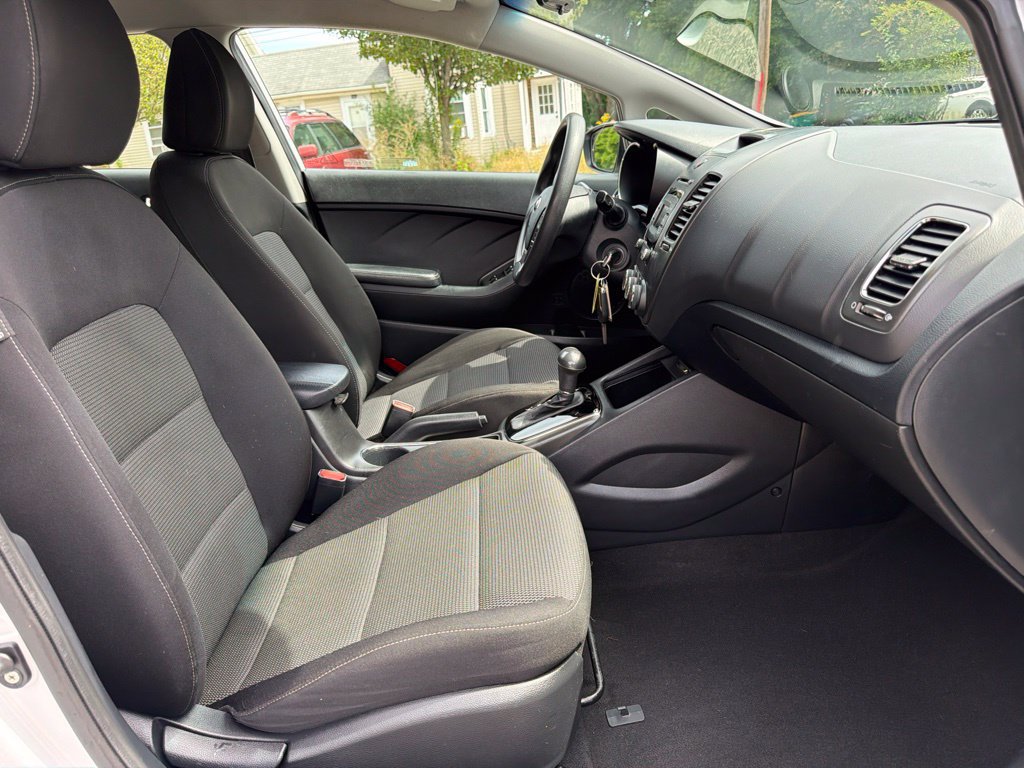 Used 2017 Kia Forte LX FWD image 24