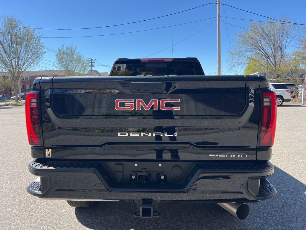 Used 2025 GMC Sierra 2500 Denali w/ Denali Reserve Package AWD/4WD image 5