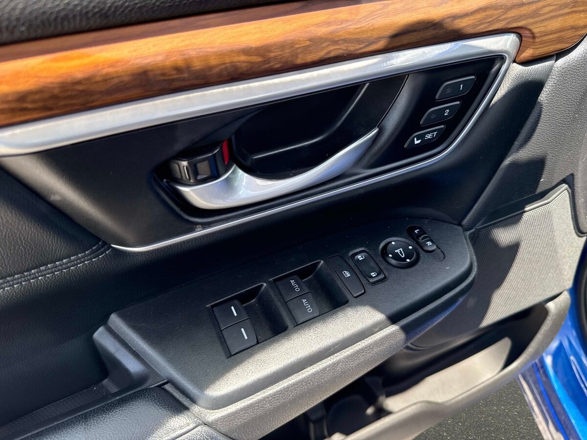 Used 2020 Honda CR-V EX-L image 17