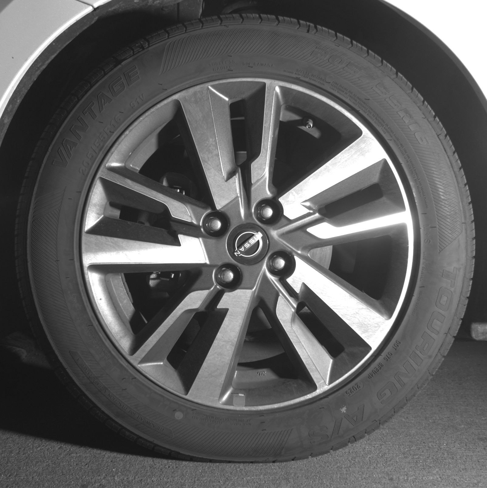 Used 2025 Nissan Versa SV image 12