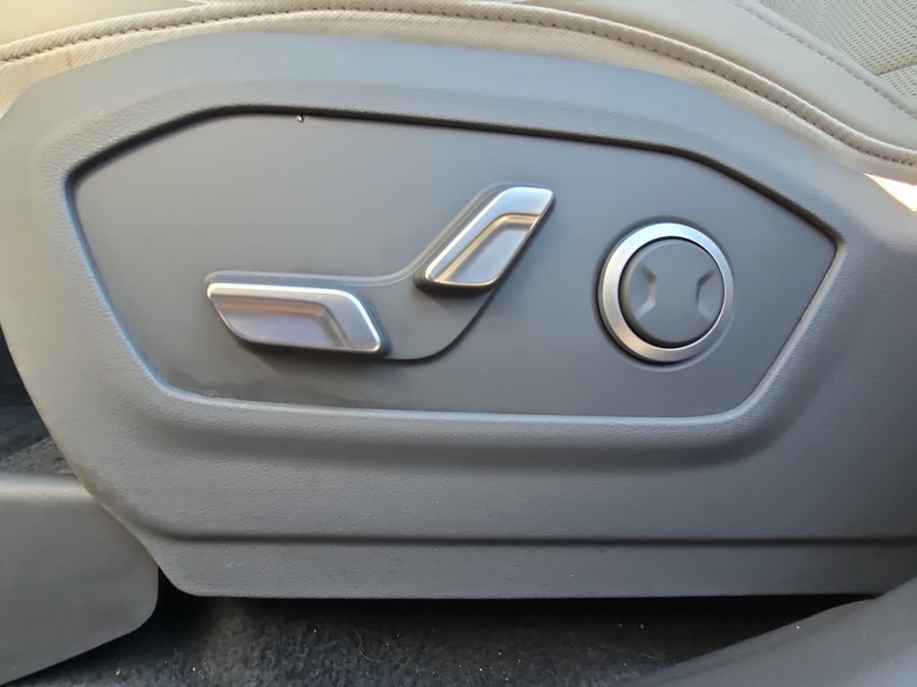 Used 2025 Hyundai Santa Fe SEL AWD/4WD image 31